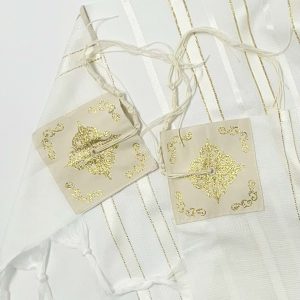 Acrylic Tallit Decorated with a Crown Embroidery in Gold Color – ‘Royal Crown’ Model